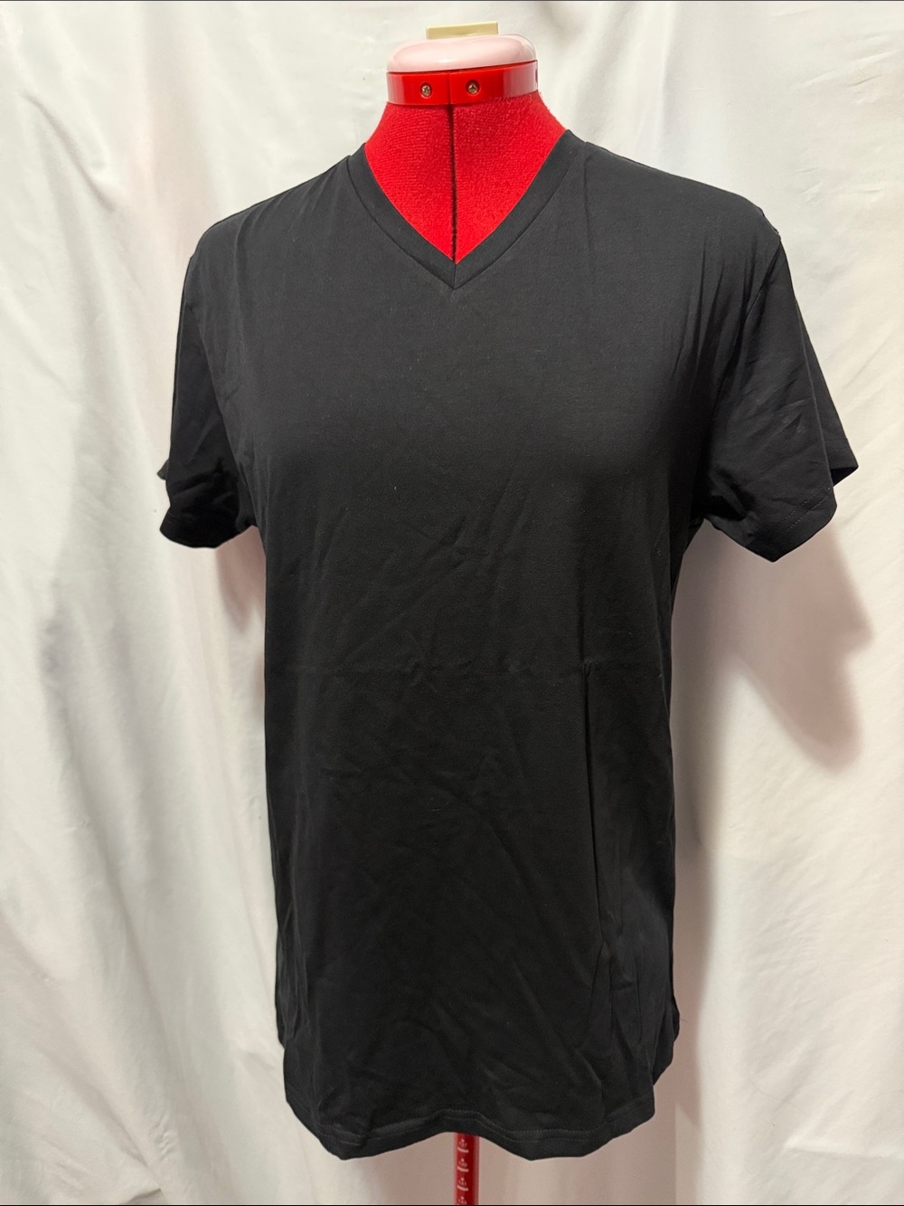 Men's Black V-Neck Short Sleeve Tee